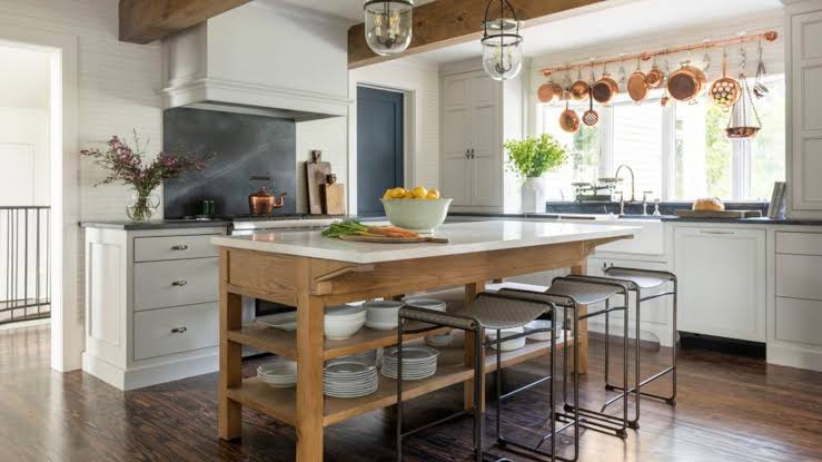 Mrs Sparkle post-holiday professional kitchen deep cleaning and grease extraction services St Louis