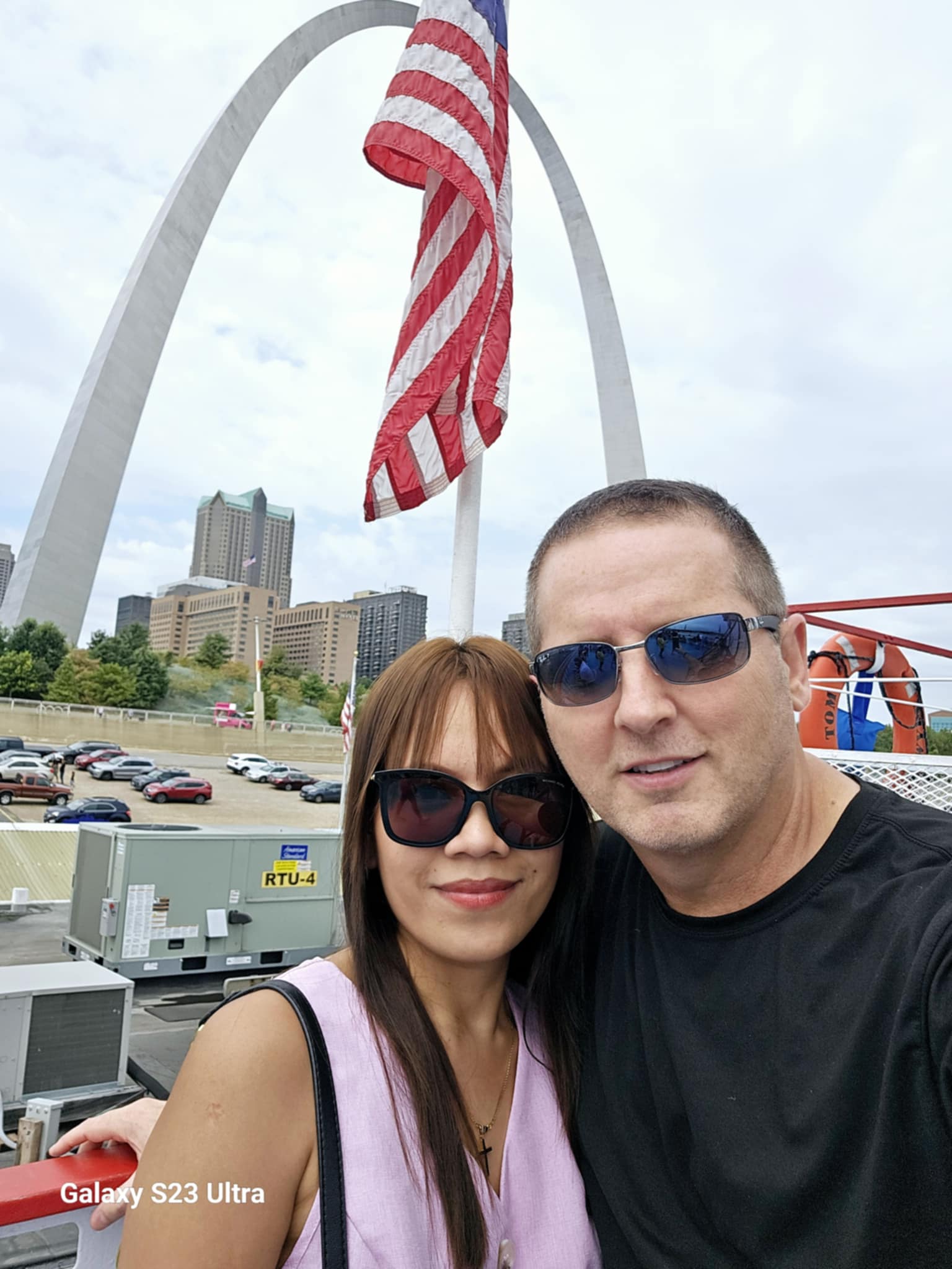 Mrs. Sparkle Cleaning Co. owners by the St. Louis Gateway Arch