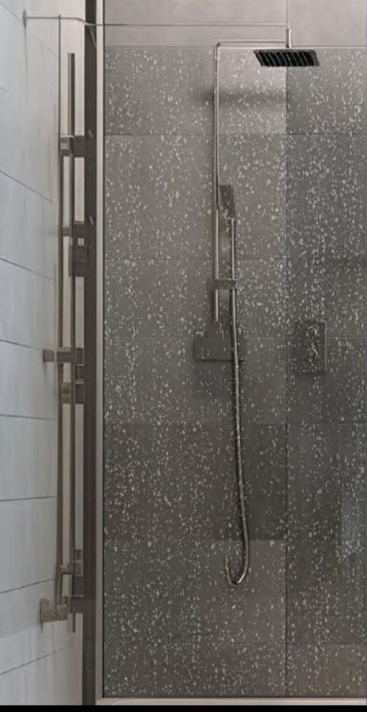 Dirty shower before cleaning